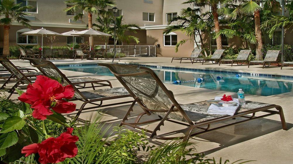Holiday Inn Express West Palm Beach Metrocentre By Ihg Екстериор снимка