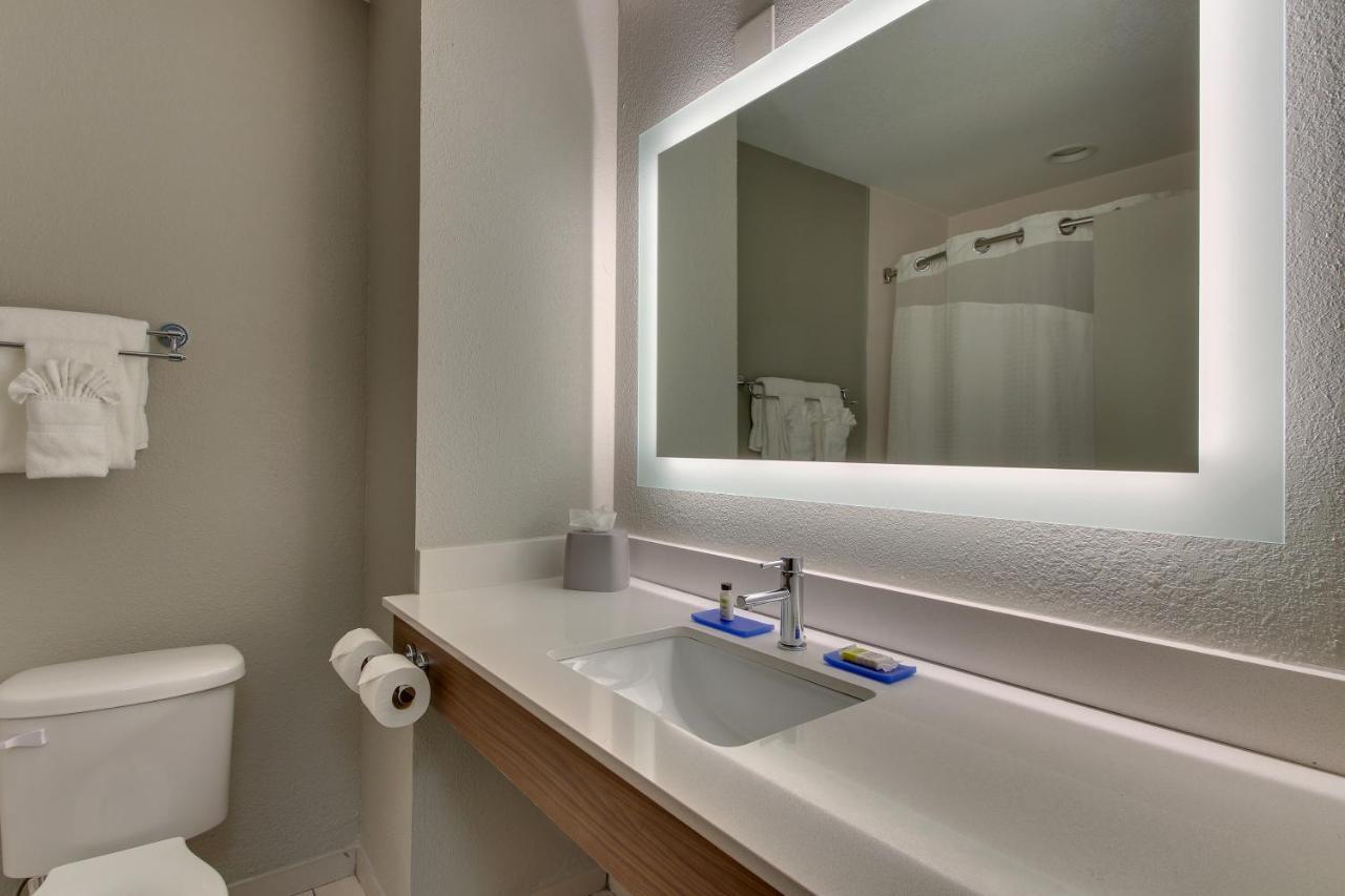 Holiday Inn Express West Palm Beach Metrocentre By Ihg Екстериор снимка