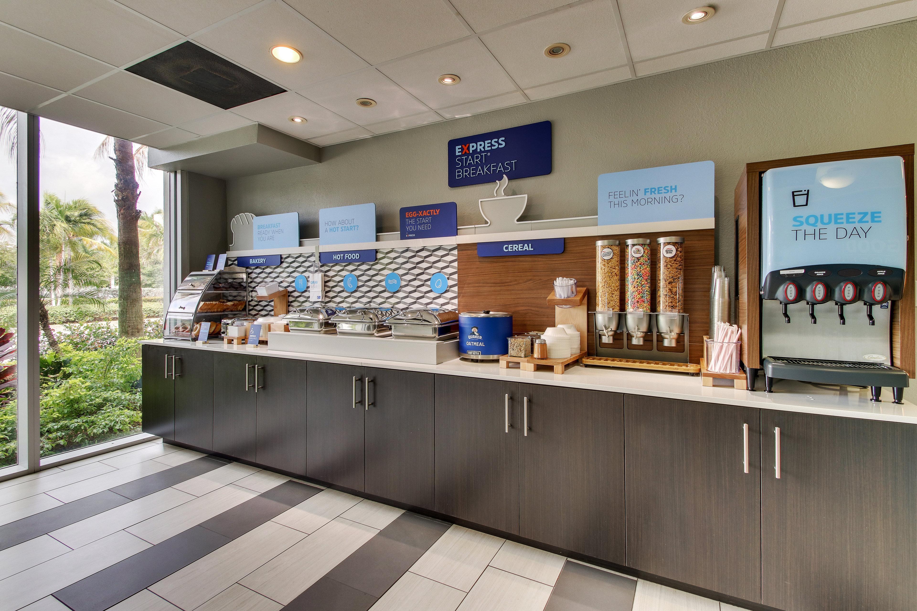Holiday Inn Express West Palm Beach Metrocentre By Ihg Екстериор снимка